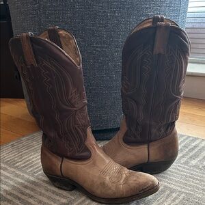 Elegant Two-Tone Leather Western Heeled Boots Boulet of Canada
